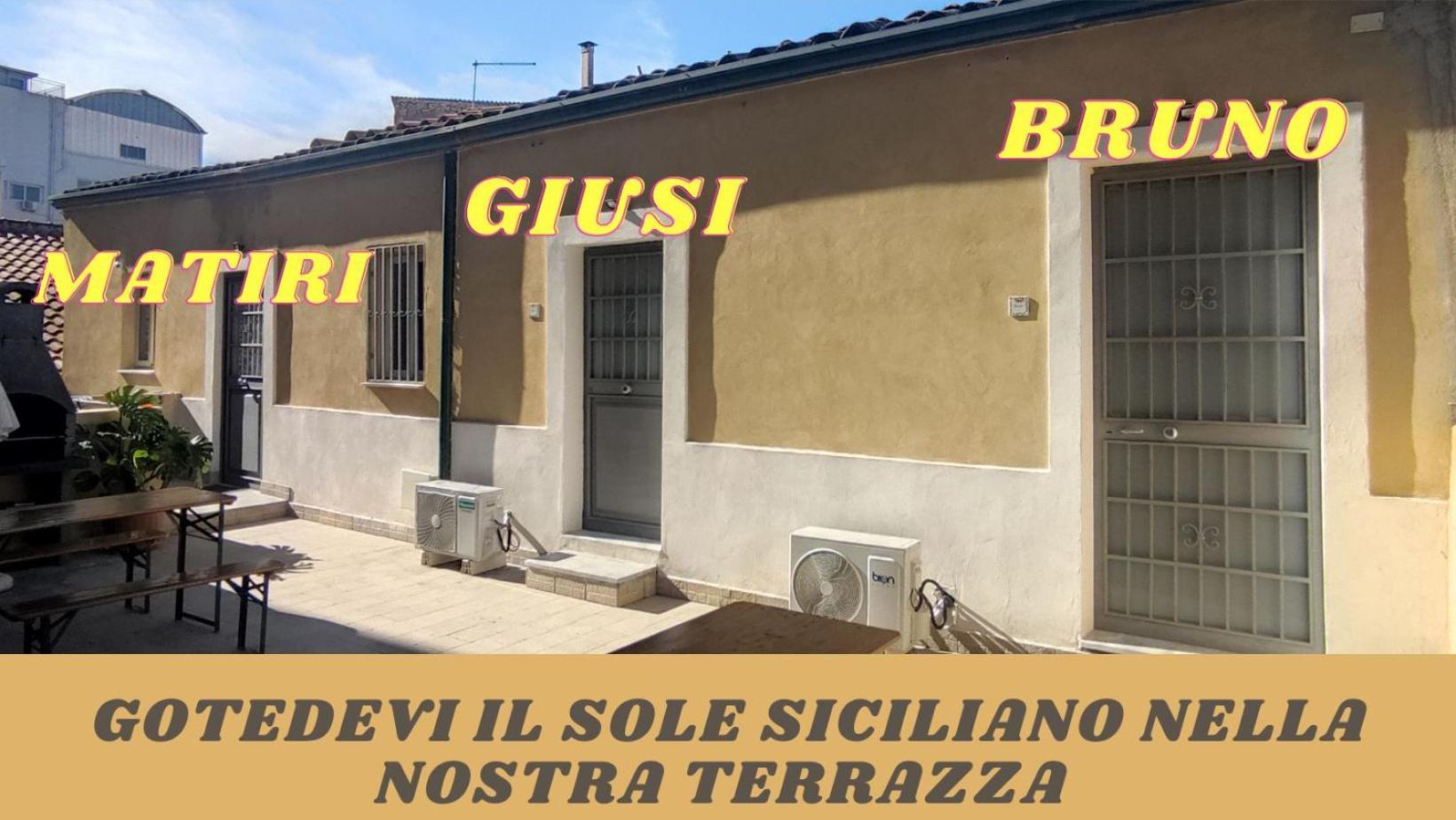 Team019 Casa Giusi Terrace & Sicilian Charm Apartment คาตาเนีย ภายนอก รูปภาพ