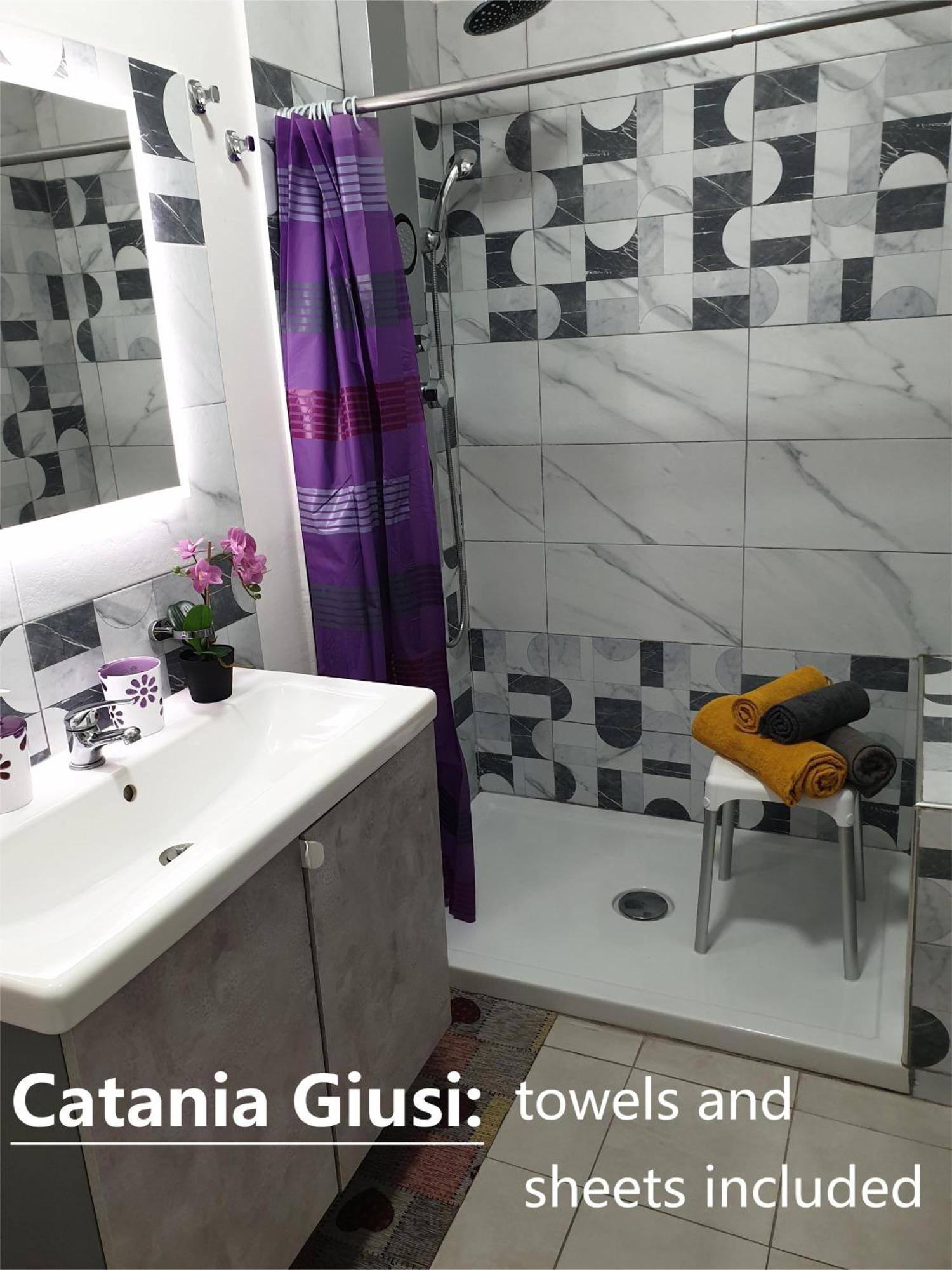 Team019 Casa Giusi Terrace & Sicilian Charm Apartment คาตาเนีย ภายนอก รูปภาพ